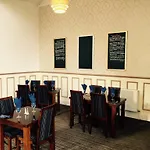 Bed & Breakfast The Royal 3*