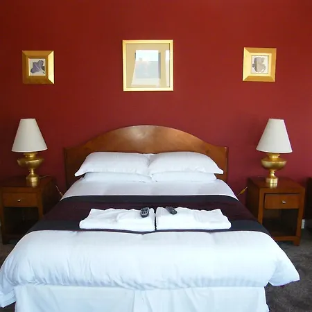 The Royal 3*