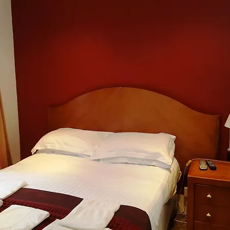 The Royal 3*